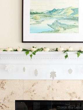Easy Fall Decor With Flowers And Pumpkins - Thistle Key Lane