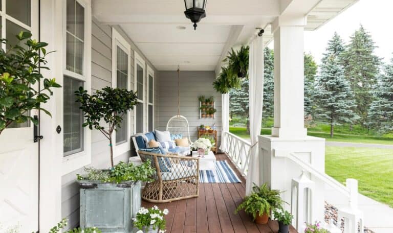 Relaxing Patio Style With Blue And White Accents - Thistle Key Lane