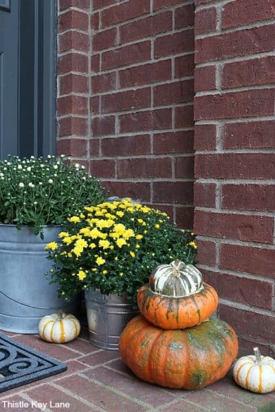 Fall Decorating Ideas For A Small Porch - Thistle Key Lane
