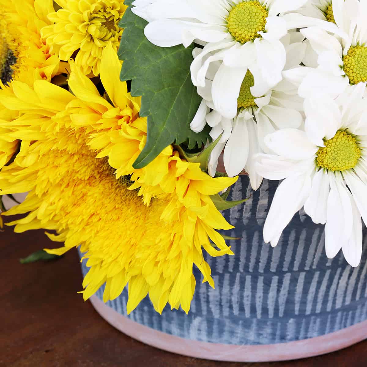 Early Fall Tablescape With Sunflowers