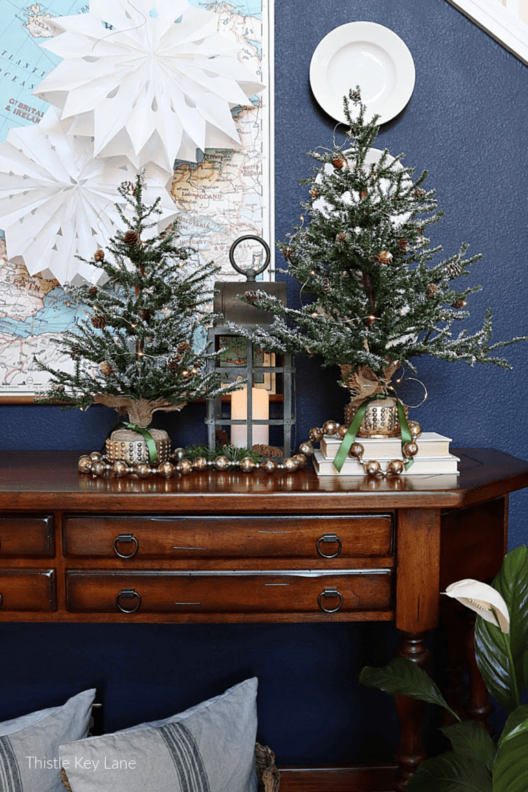 Christmas Home Tour In Green And White - Thistle Key Lane