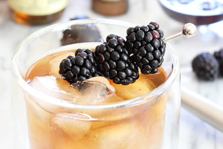 Blackberry Bourbon Smash Cocktail Recipe