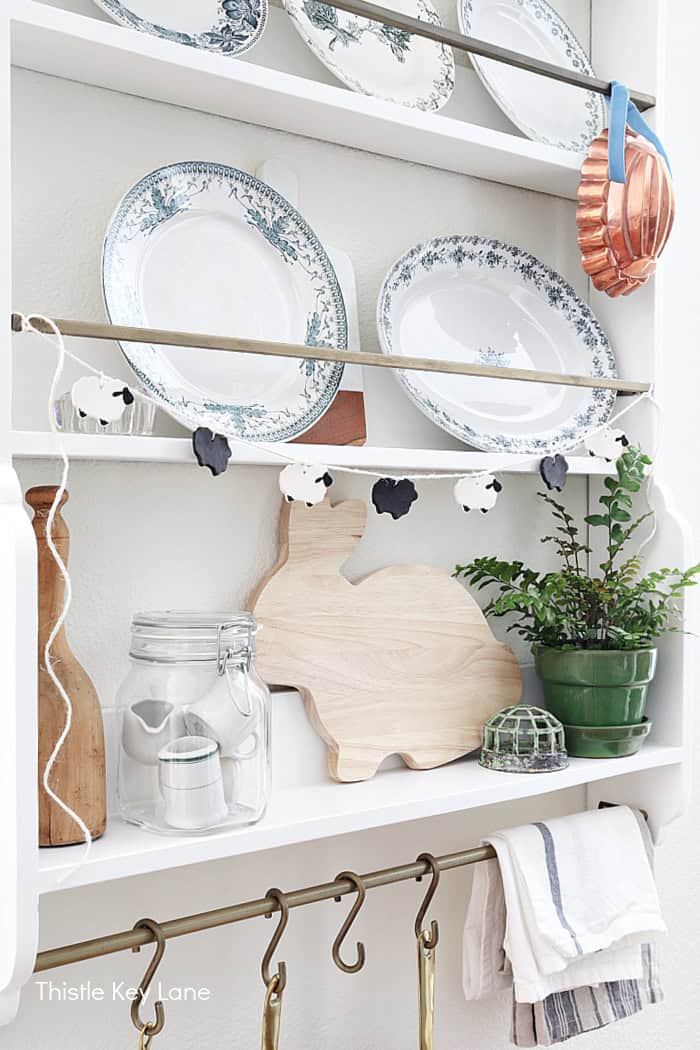 Spring plate rack with garland. DIY Air Dry Clay Sheep And Rabbits.