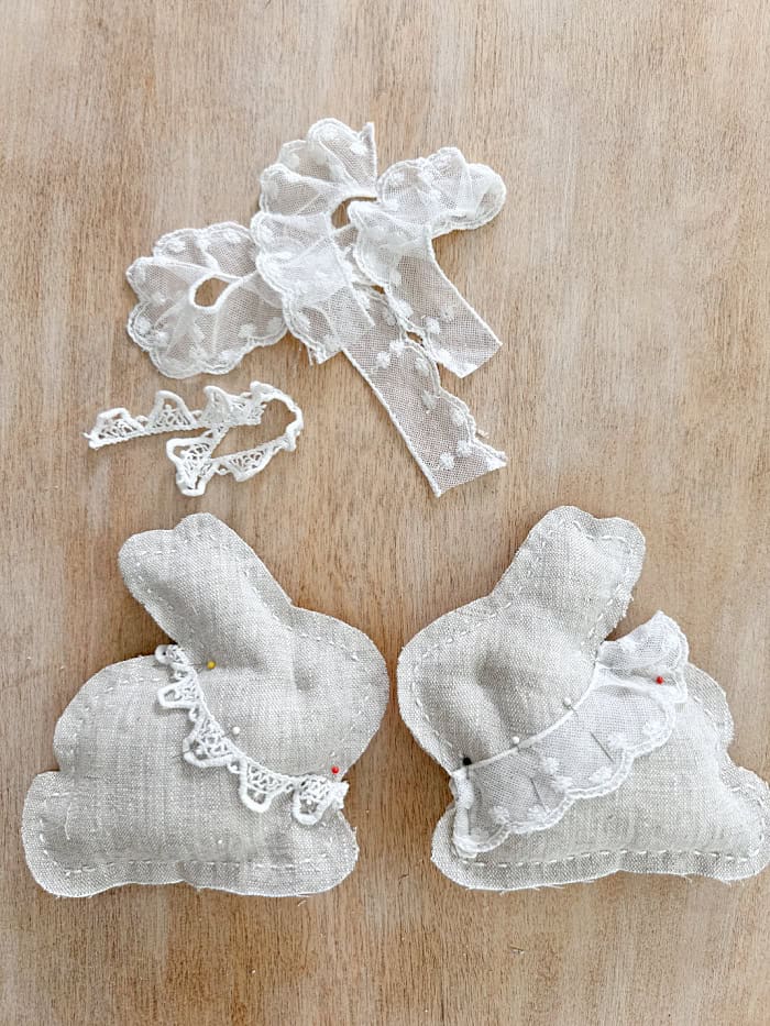 Pin lace to sew. DIY Lace Bunny And Carrot Pillows.