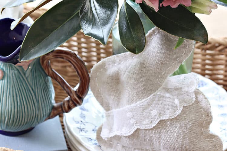 DIY Lace Bunny And Carrot Pillows